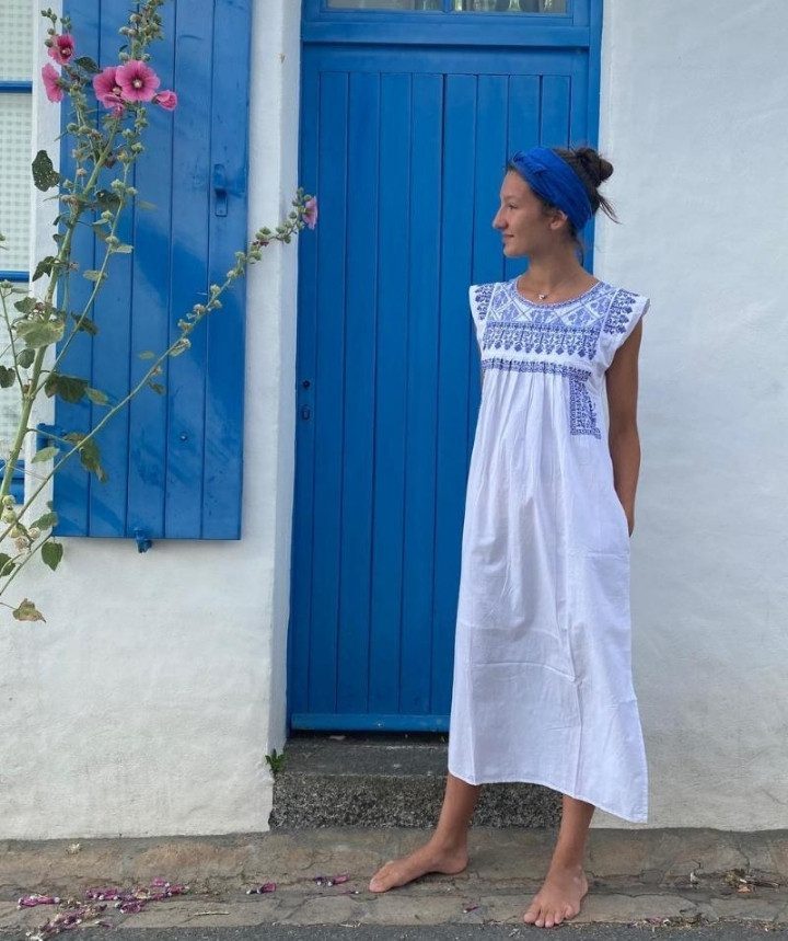 Robe longue Ysee – Blanche, Broderie Bleue