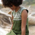 Robe Ysée Courte – Avocat x Broderie sable