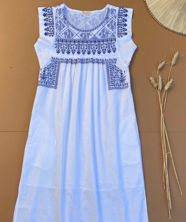 Robe longue Ysee – Blanche, Broderie Bleue
