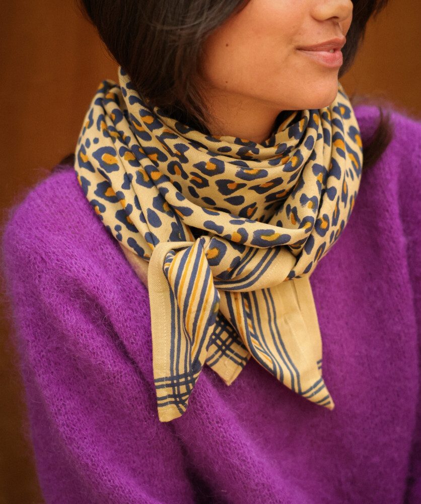 Foulard grand format – Léopard camel