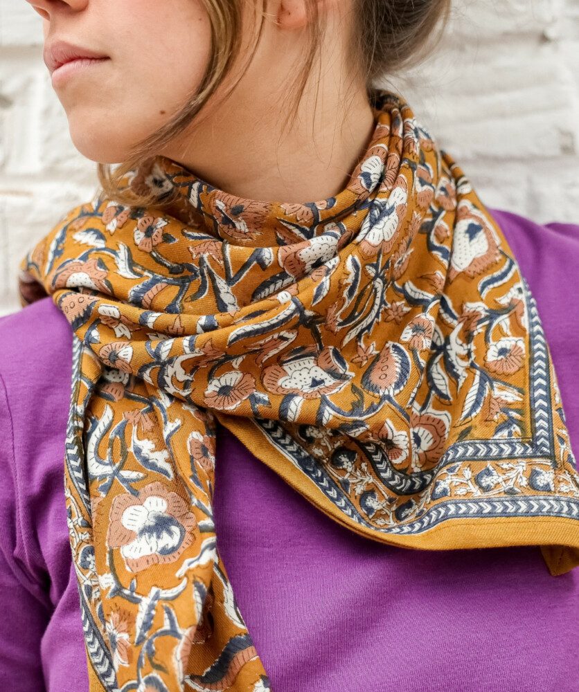Foulard grand format – Jaya safran