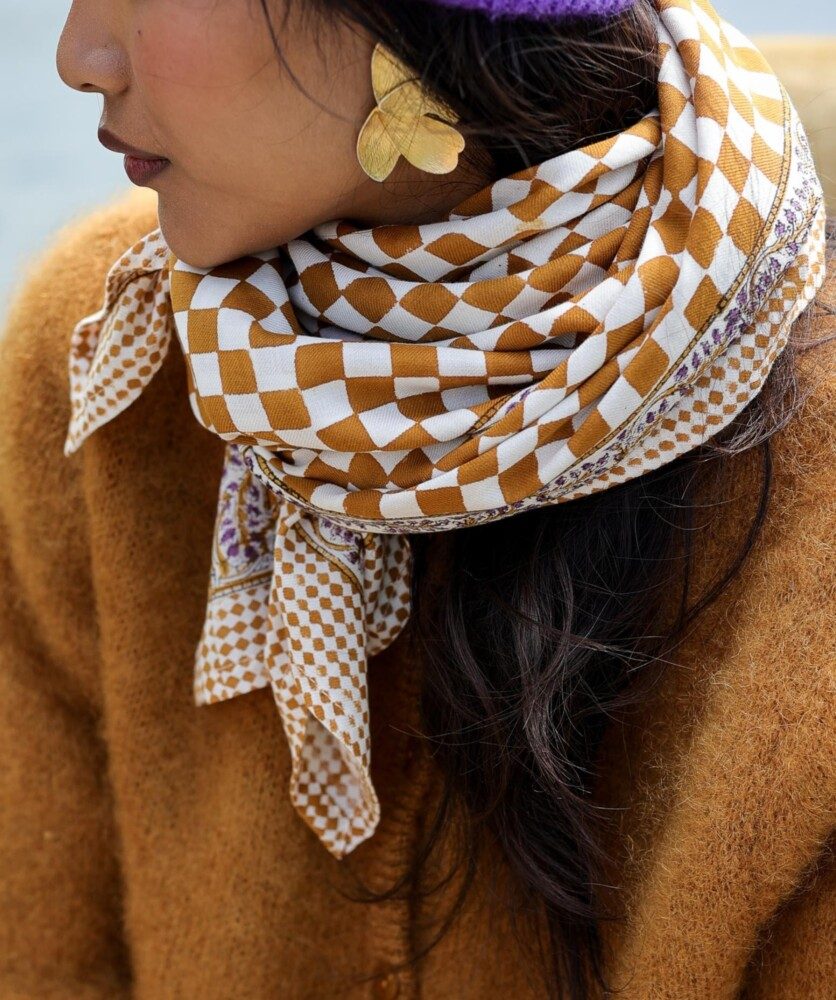Foulard grand format – Damier caramel