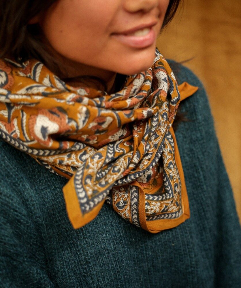 Foulard grand format – Jaya safran