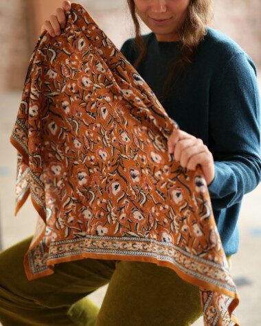 Foulard grand format – Jaya safran