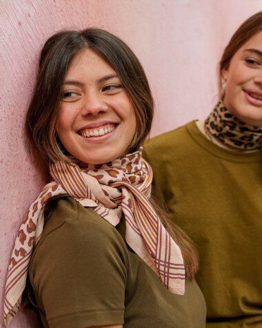 Foulard grand format – Léopard rose