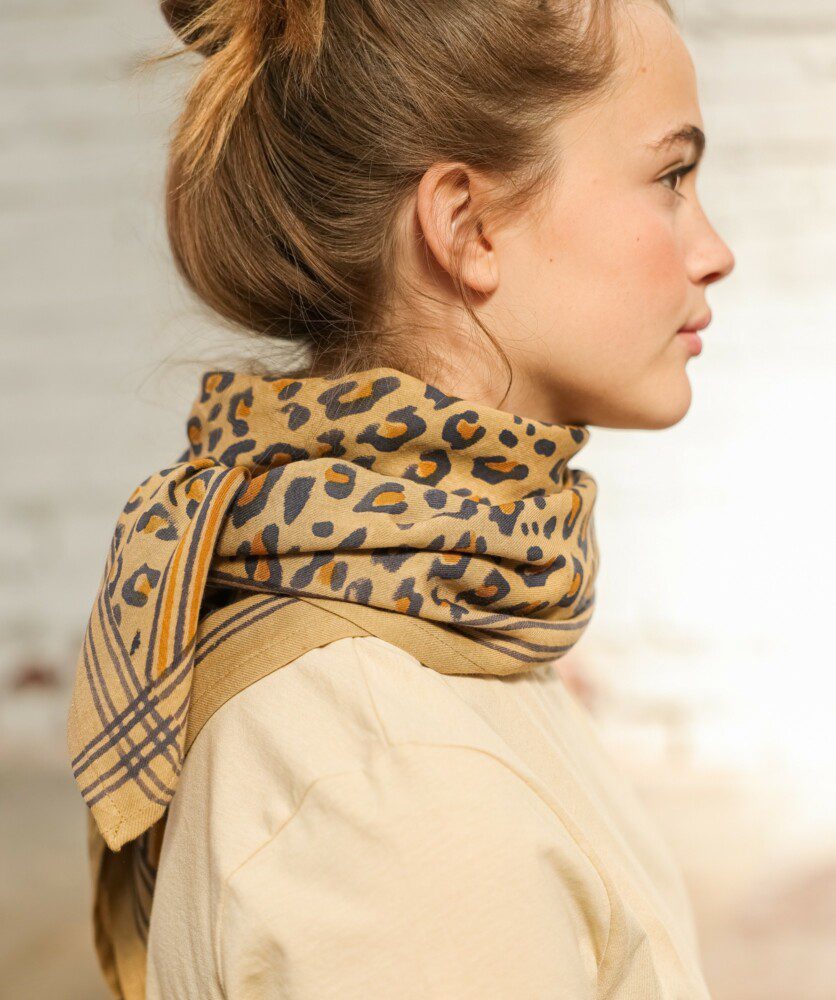 Foulard grand format – Léopard camel