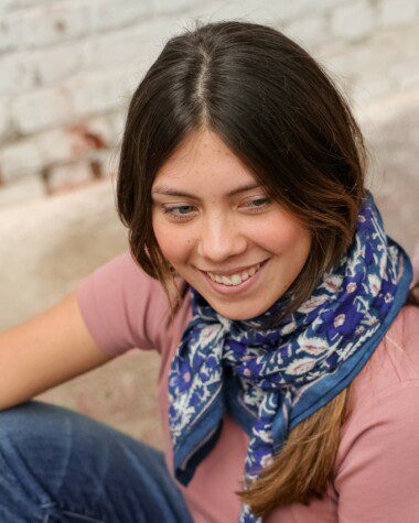 Foulard grand format – Uma Bleu Cobalt