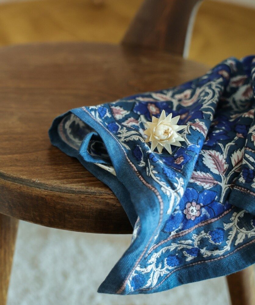 Foulard petit format – Uma bleu cobalt