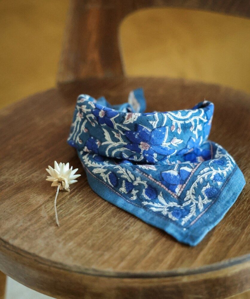 Foulard petit format – Uma bleu cobalt