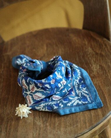 Foulard petit format – Uma bleu cobalt