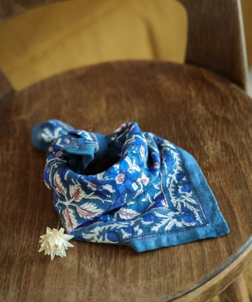 Foulard petit format – Uma bleu cobalt