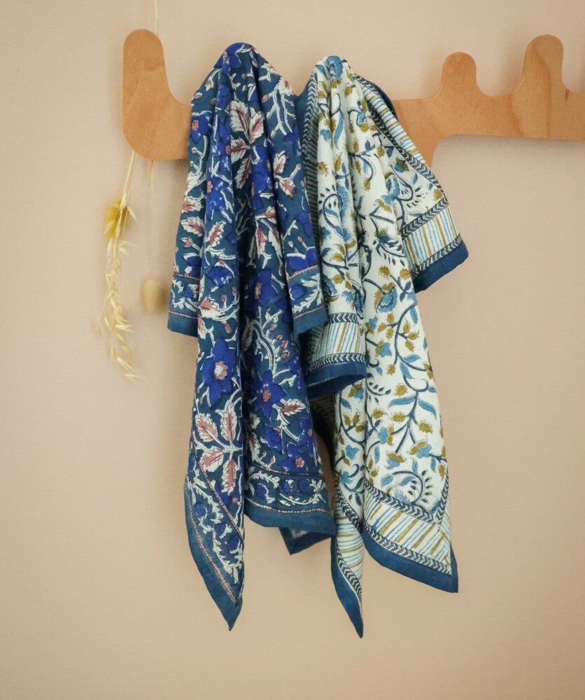 Foulard petit format – Uma bleu cobalt