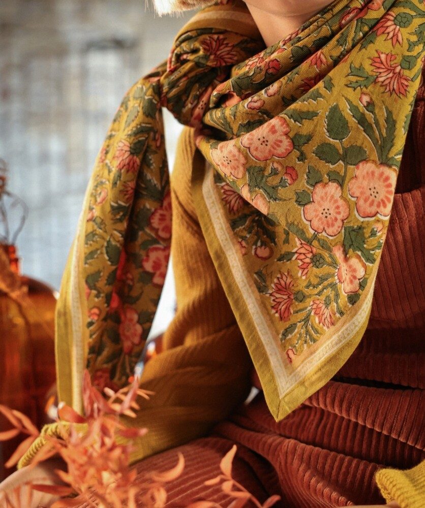 Foulard grand format – Golden Moldave
