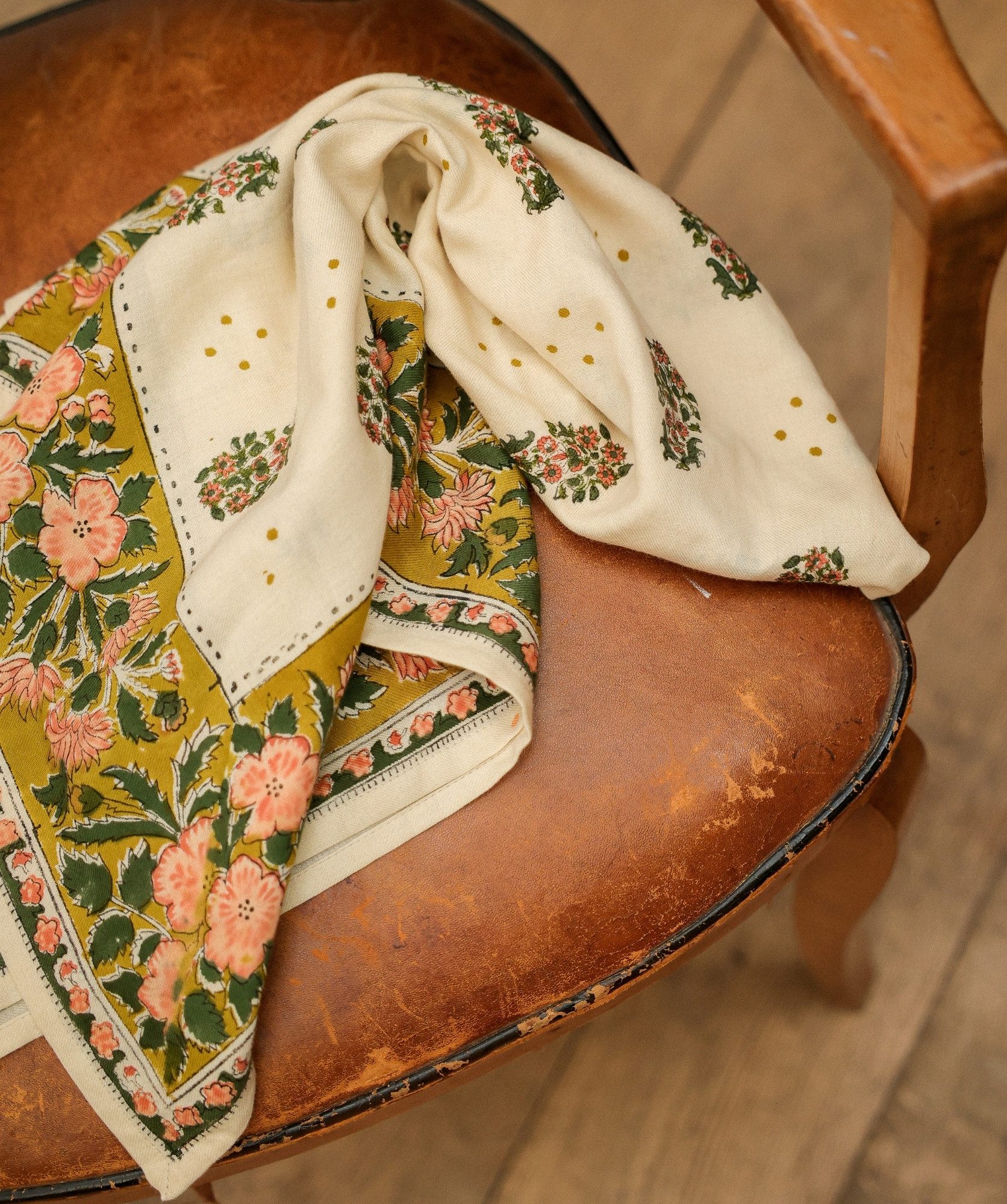 Foulard grand format – Balkan écru