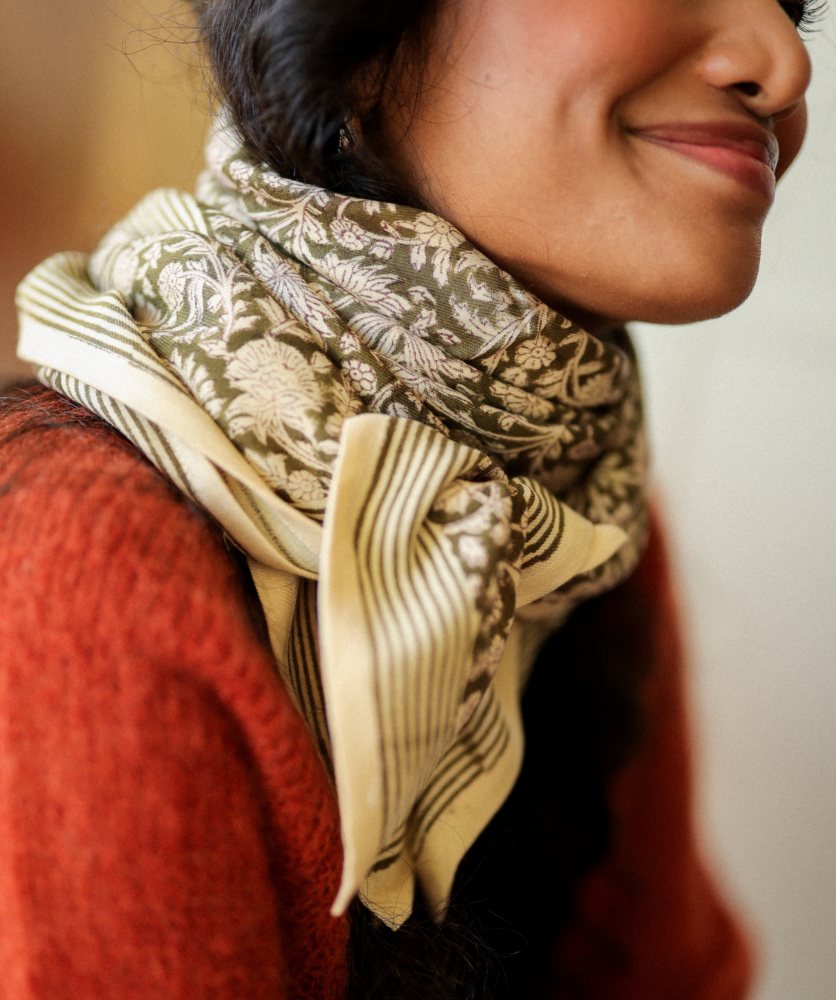 Foulard grand format – Anjali Kaki