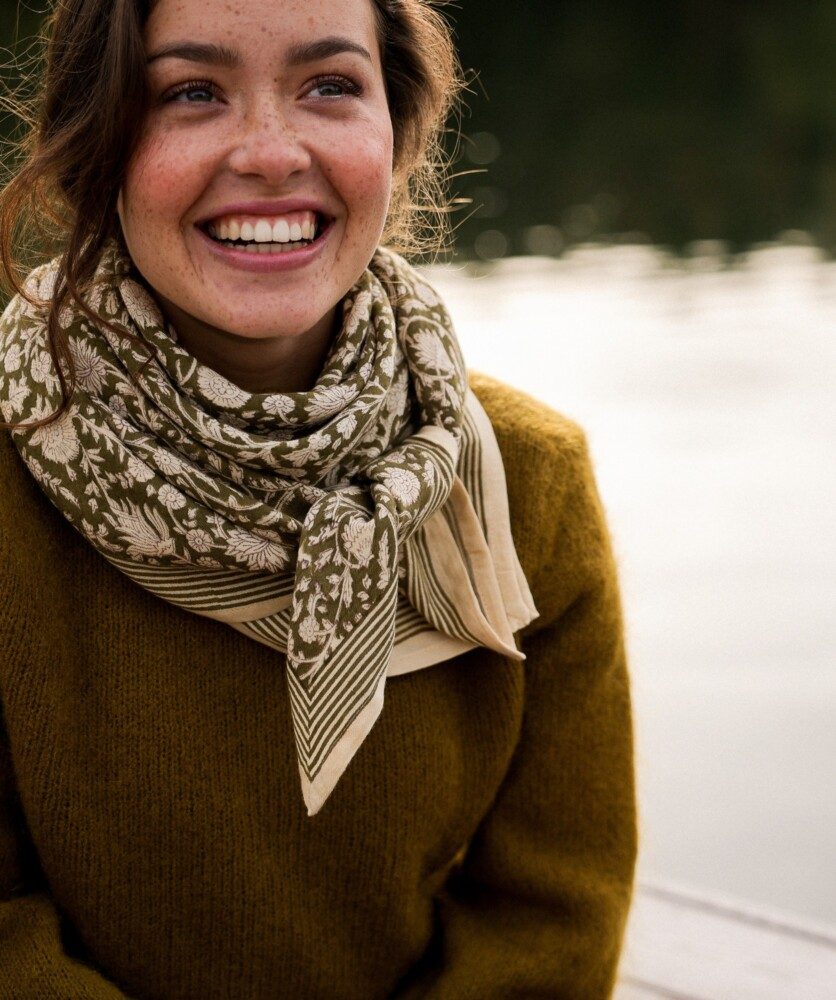 Foulard grand format – Anjali Kaki