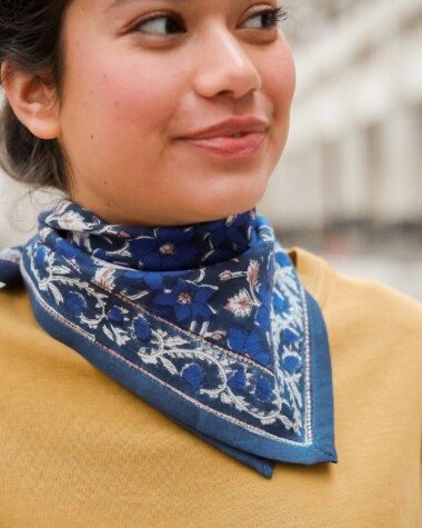 Foulard petit format – Uma bleu cobalt
