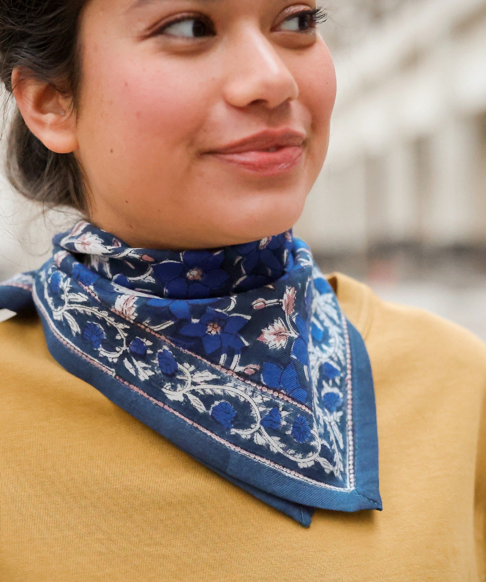 Foulard petit format – Uma bleu cobalt