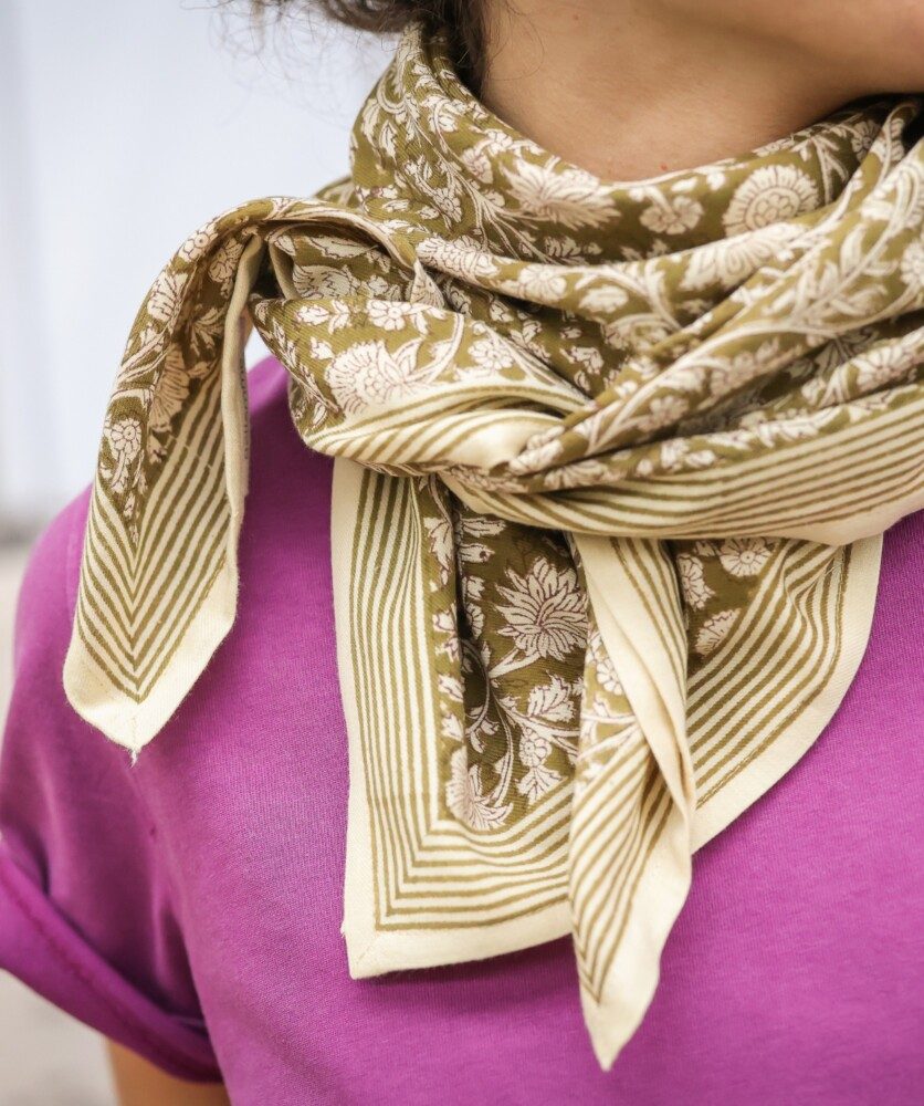 Foulard grand format – Anjali Kaki