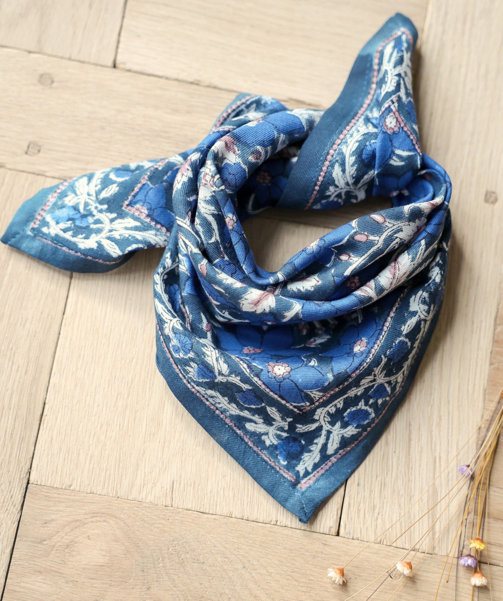 Foulard petit format – Uma bleu cobalt