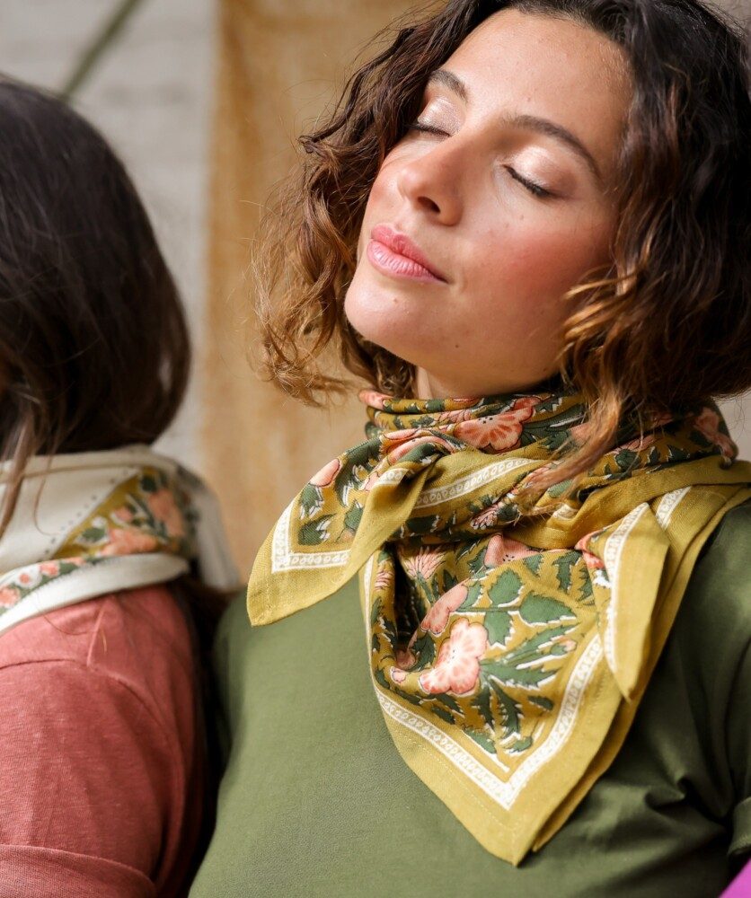 Foulard grand format – Golden Moldave