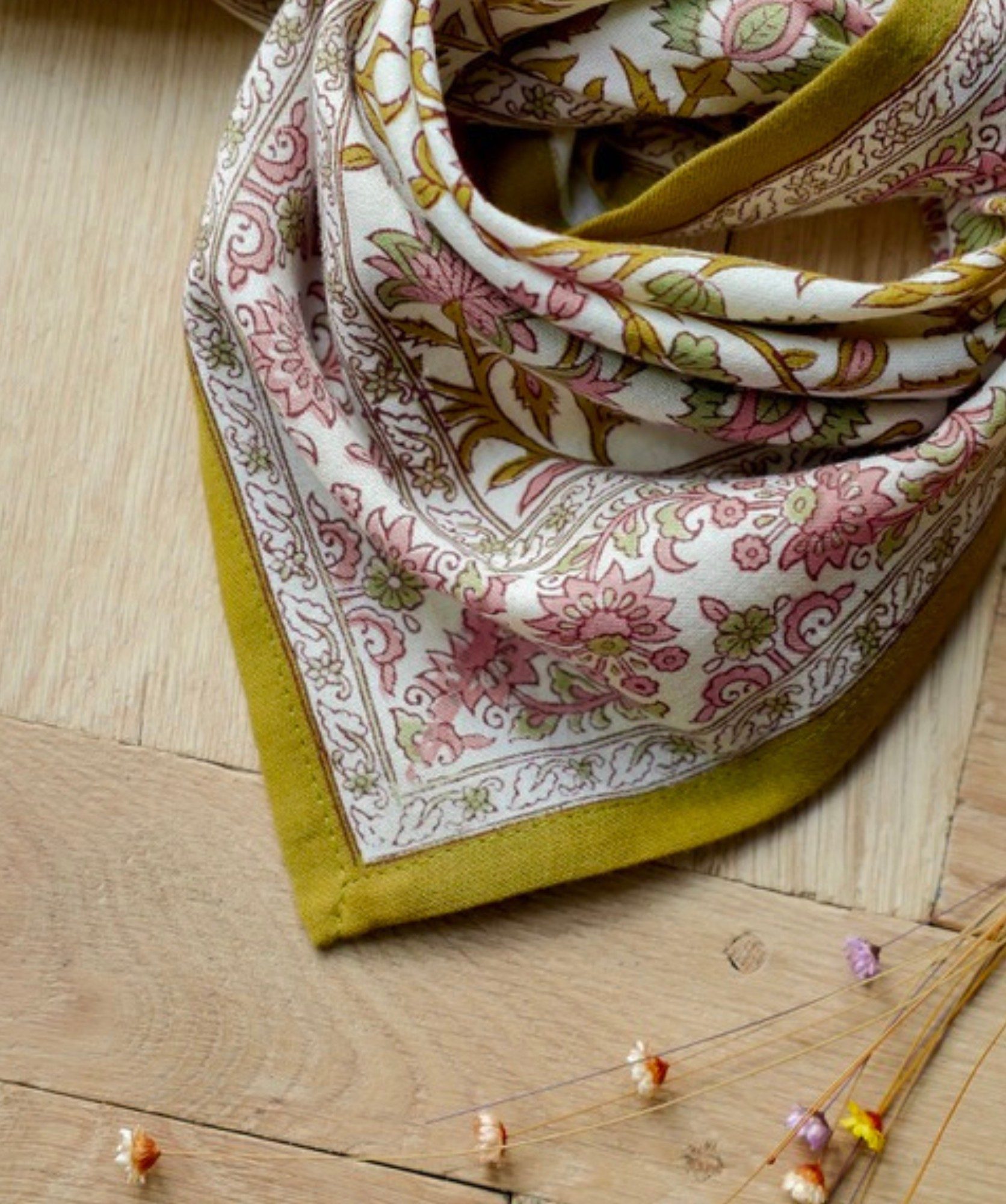 Foulard petit format – Mina Jaspe
