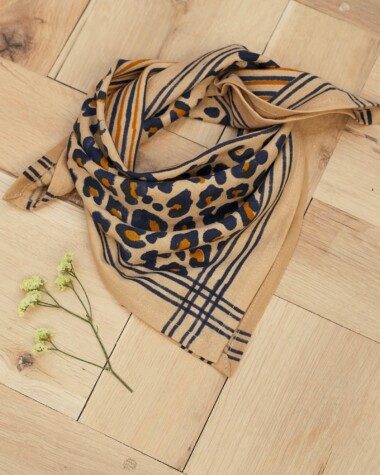 Foulard petit format – Léopard camel