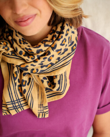 Foulard grand format – Léopard camel