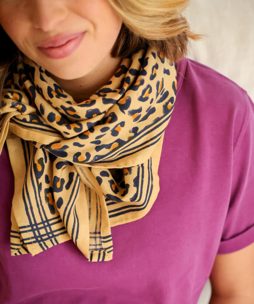 Foulard grand format – Léopard camel