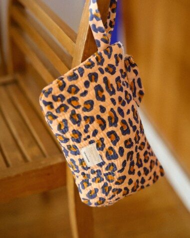 Pochette format medium – Léopard camel