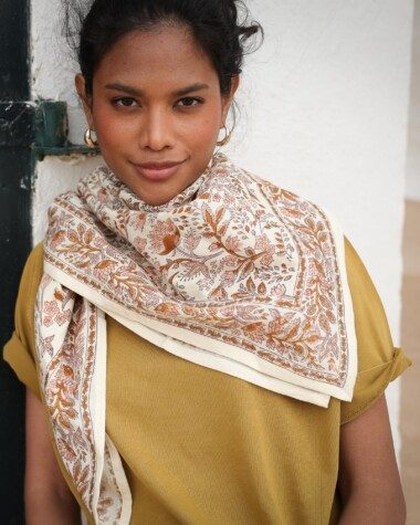 Foulard grand format – Rhapsody Poudré
