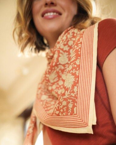Foulard grand format – Anjali Orange Brûlée