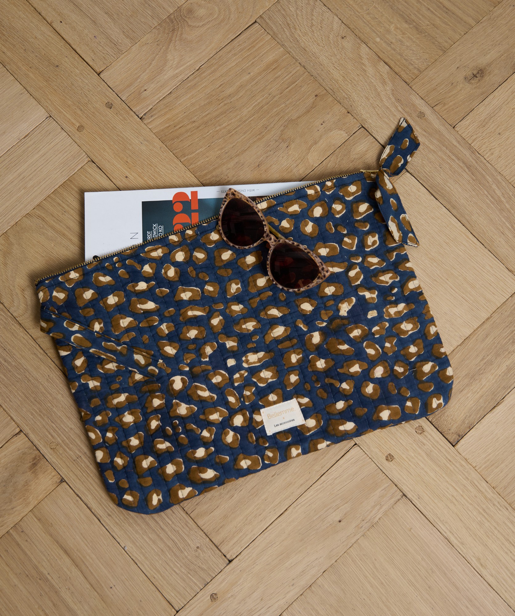Pochette grand format Harrison / 13′ – Léopard Navy