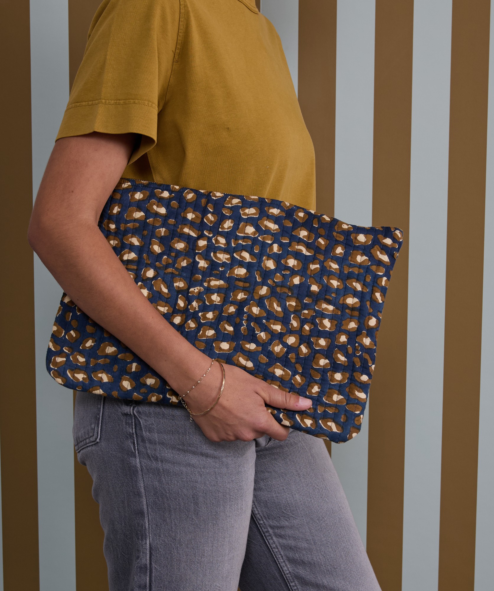 Pochette très grand format Harrison / 15′ – Léopard Navy