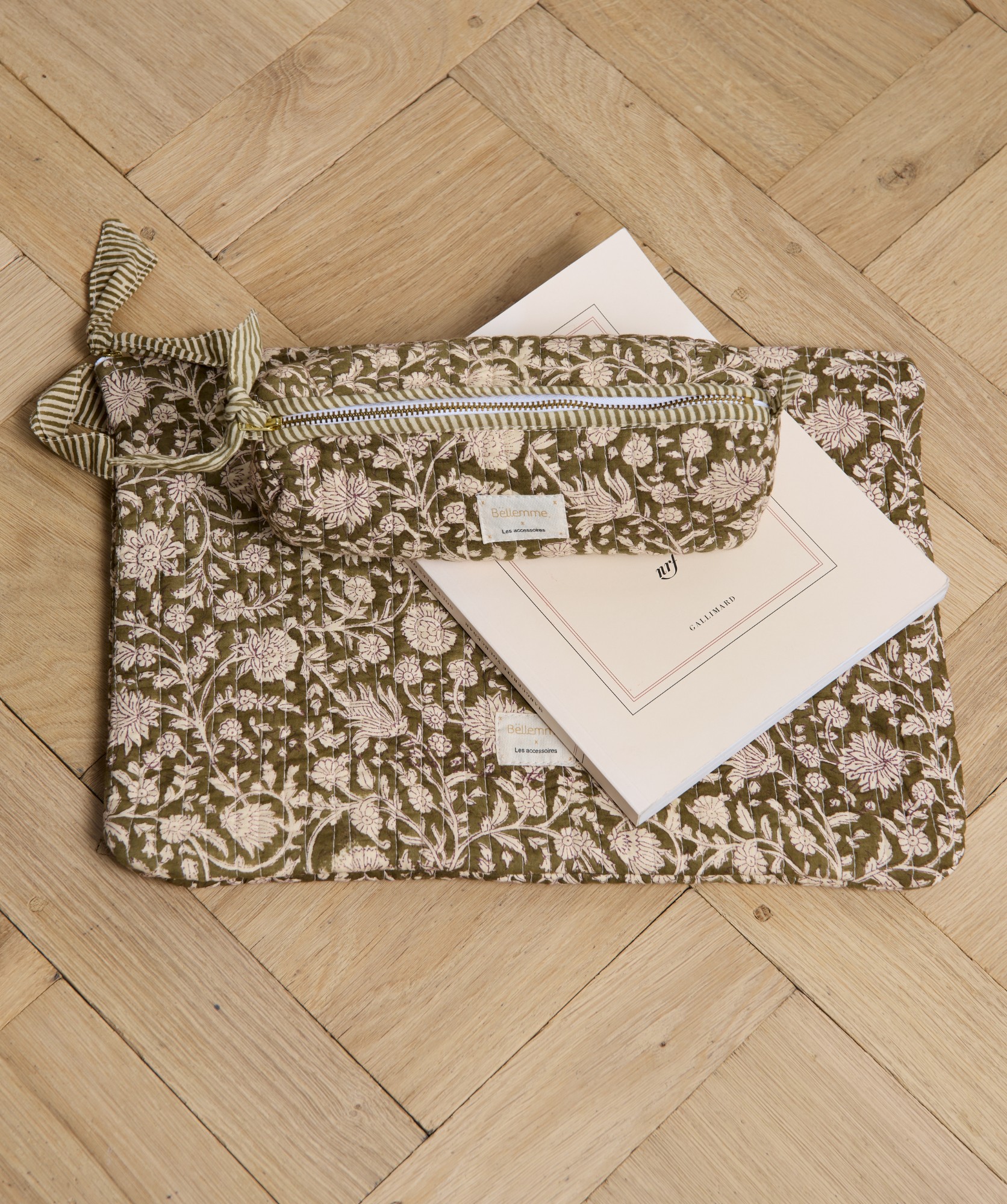 Pochette très grand format Harrison / 15′ – Anjali Kaki