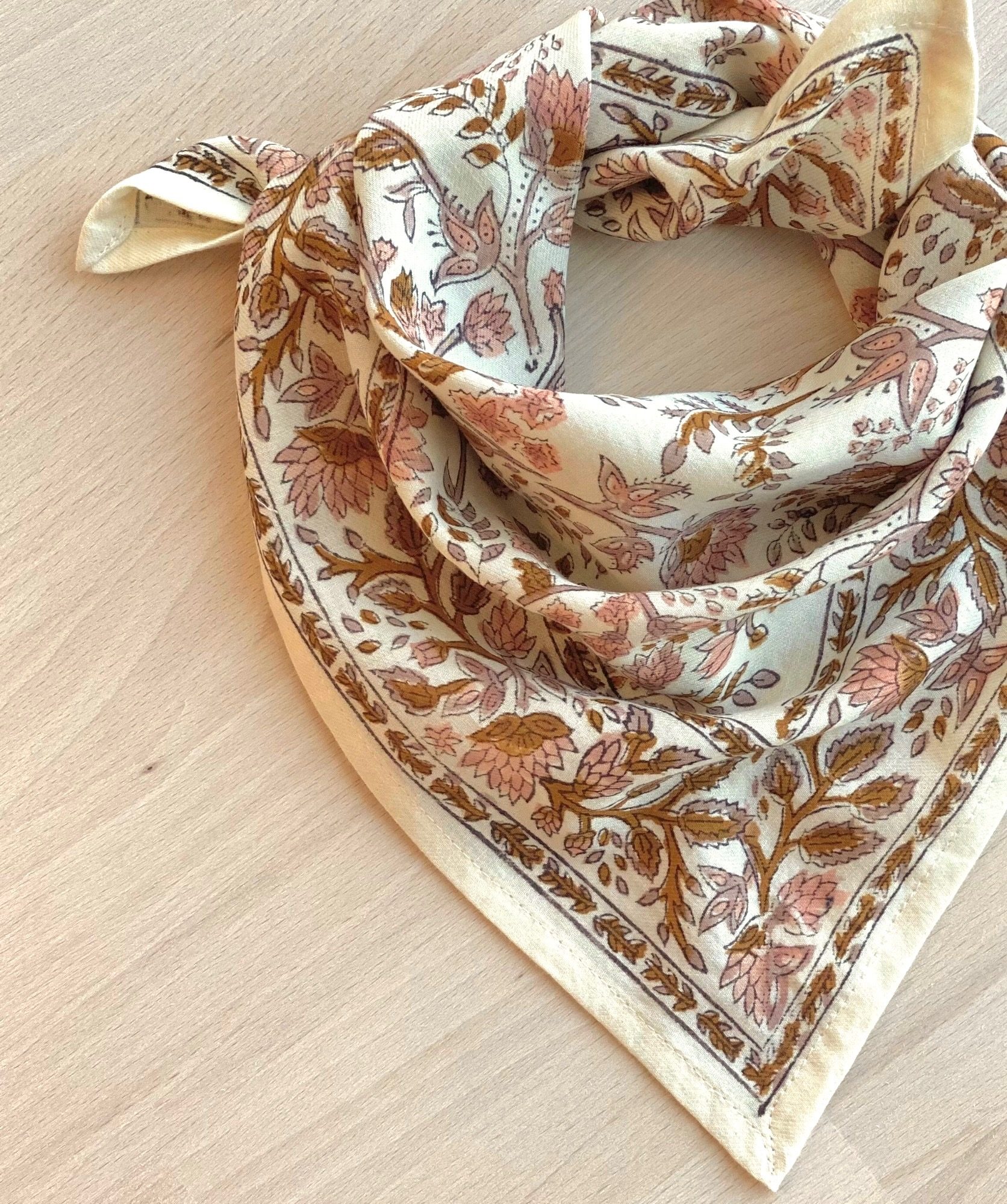 Foulard petit format – Rhapsody Poudre