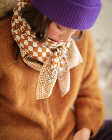 Foulard grand format – Damier caramel