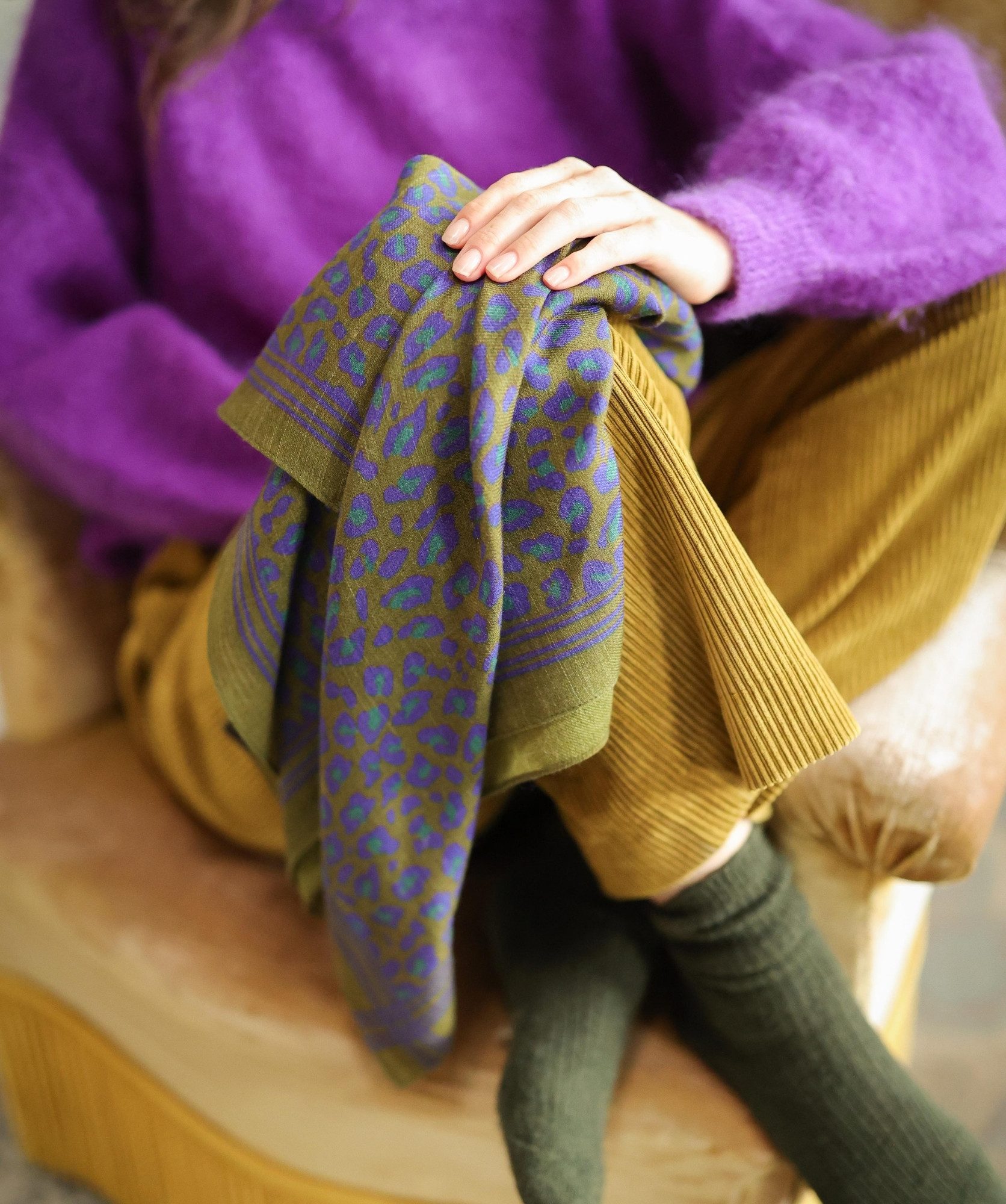Foulard en laine grand format – Léopard Bronze