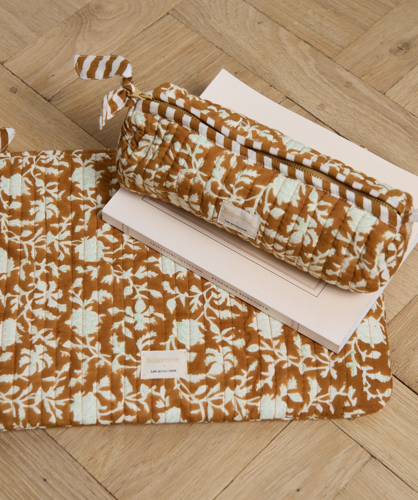 Pochette très grand format Harrison / 15′ – Kate Caramel