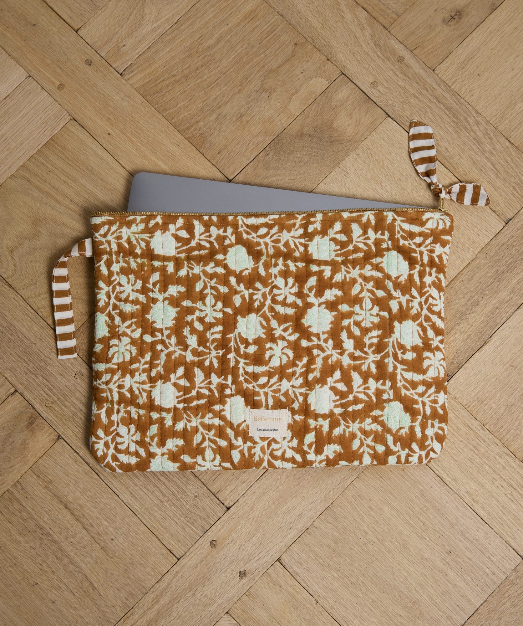 Pochette très grand format Harrison / 15′ – Kate Caramel