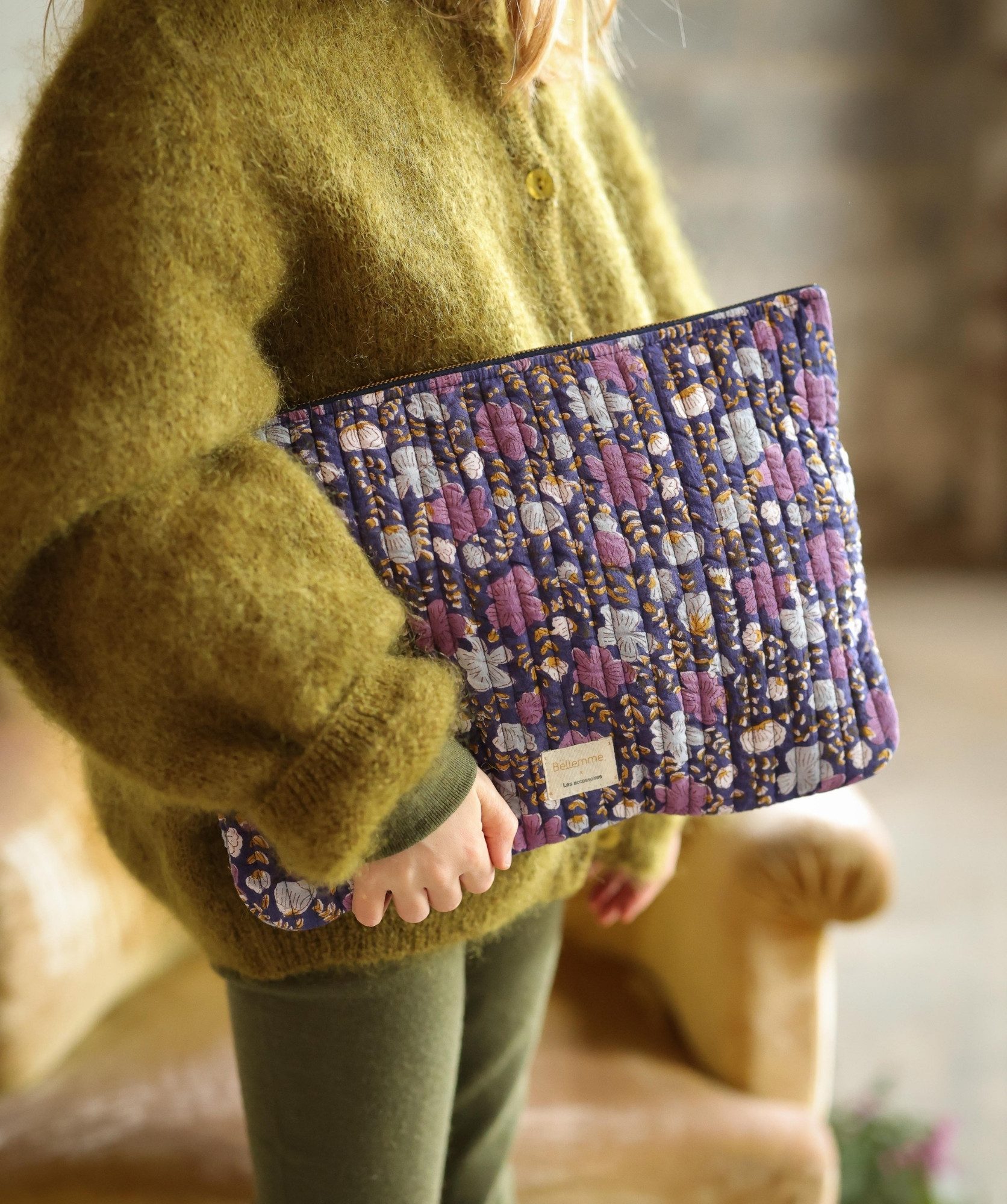 Pochette grand format Harrison / 13′ – Ellis Cassis