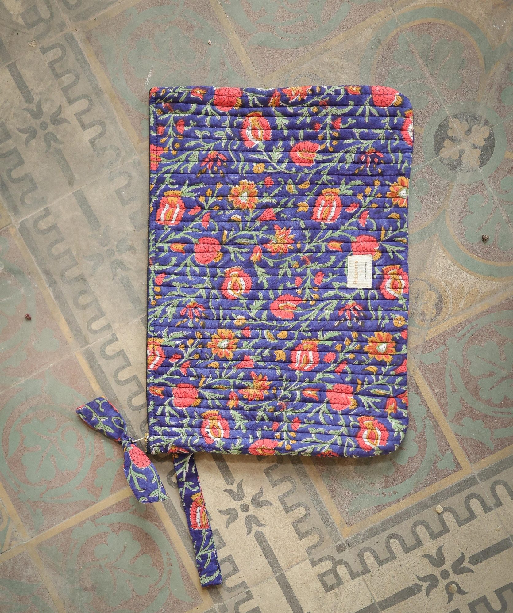 Pochette très grand format Harrison / 15′ – Mina Indigo