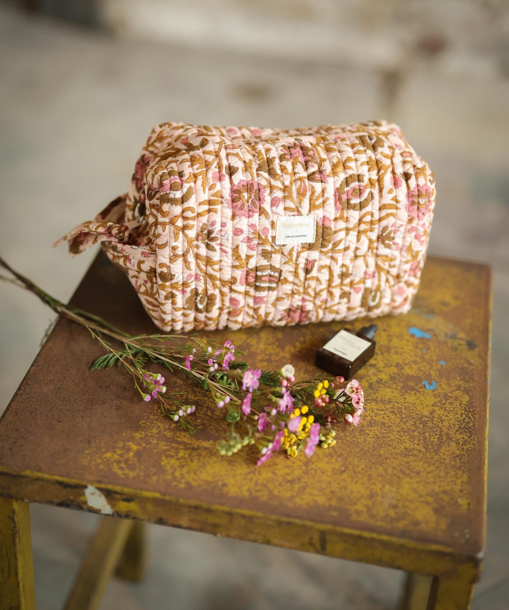 Trousse De Rangement Rose Brodée - Beige - 31cm - Fermeture Éclair - Neuf Avec étiquettes