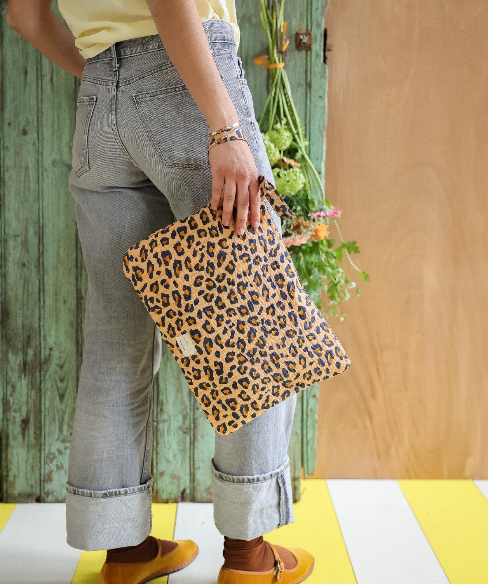 Pochette grand format Harrison / 13′ – Léopard camel