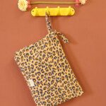 Pochette très grand format Harrison / 15′ – Léopard Camel