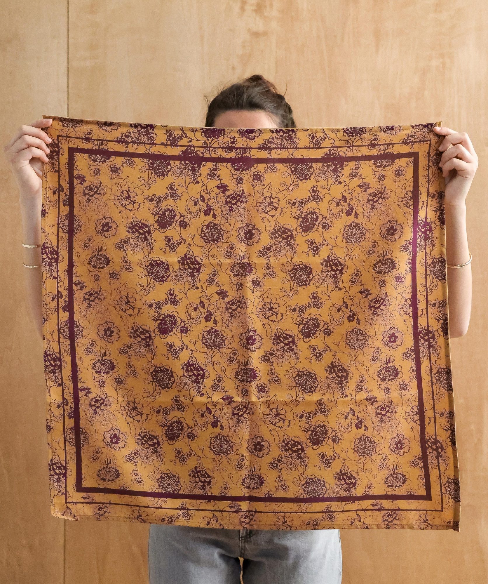 Foulard grand format – Antoinette Prune