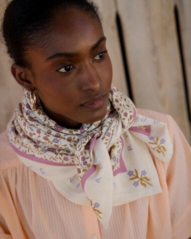 Foulard grand format – Rosa Violette