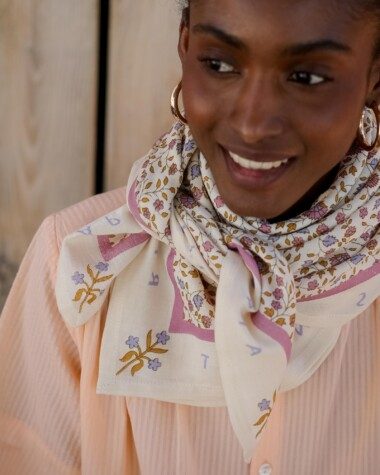 Foulard grand format – Rosa Violette