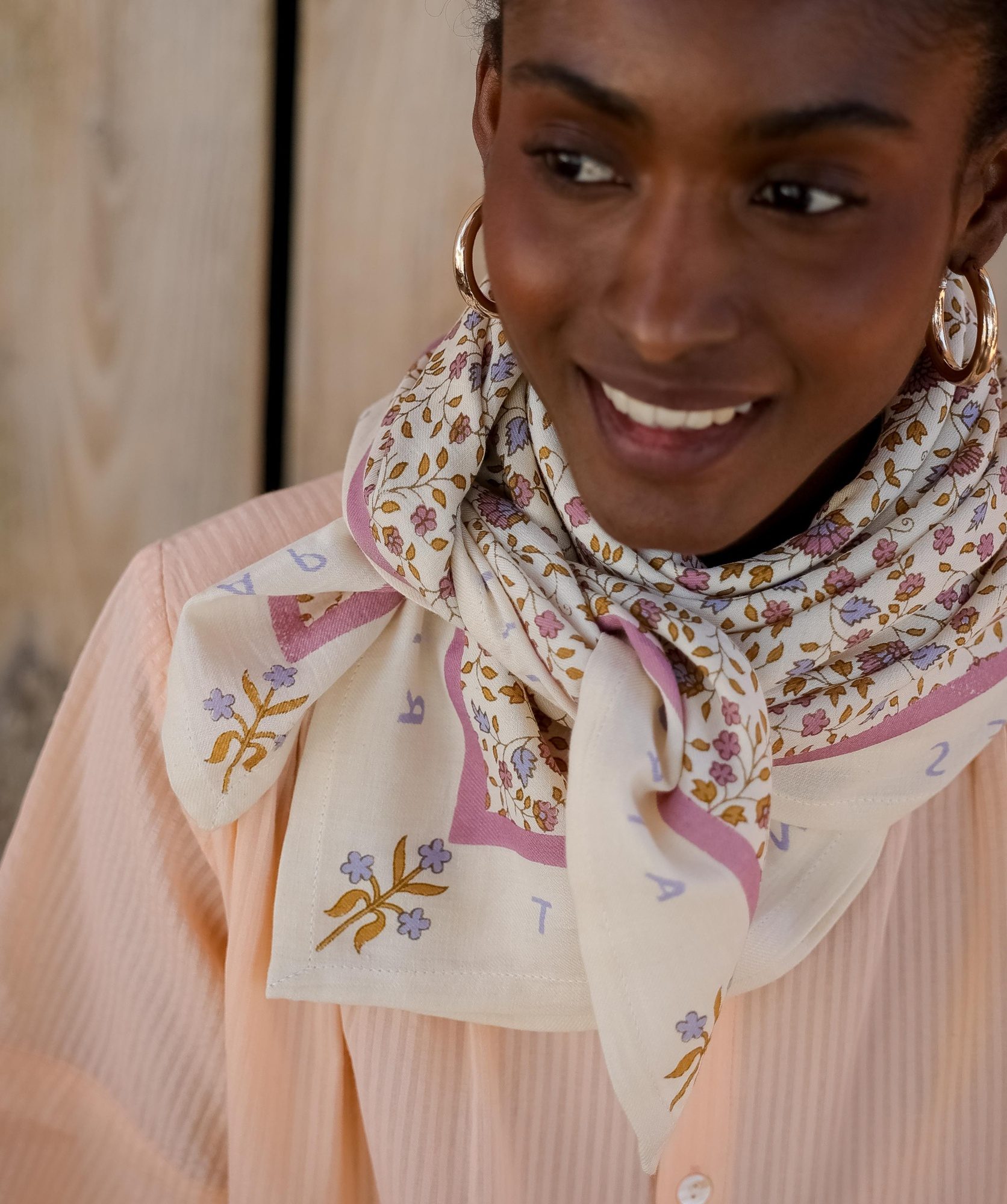 Foulard grand format – Rosa Violette