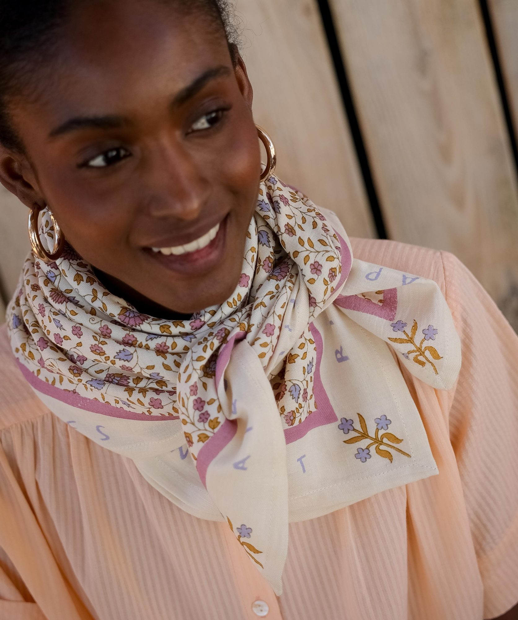 Foulard grand format – Rosa Violette
